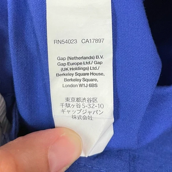 Gap 4 Inch Short Size 8 - Picture 4 of 6